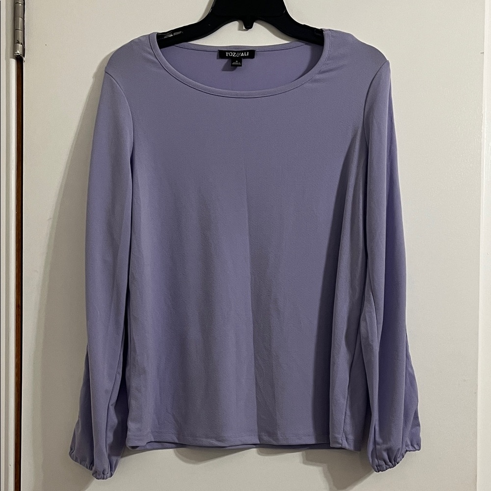 Roz & Ali Women's Lavender Top Size S with Gold buttons down sleeves